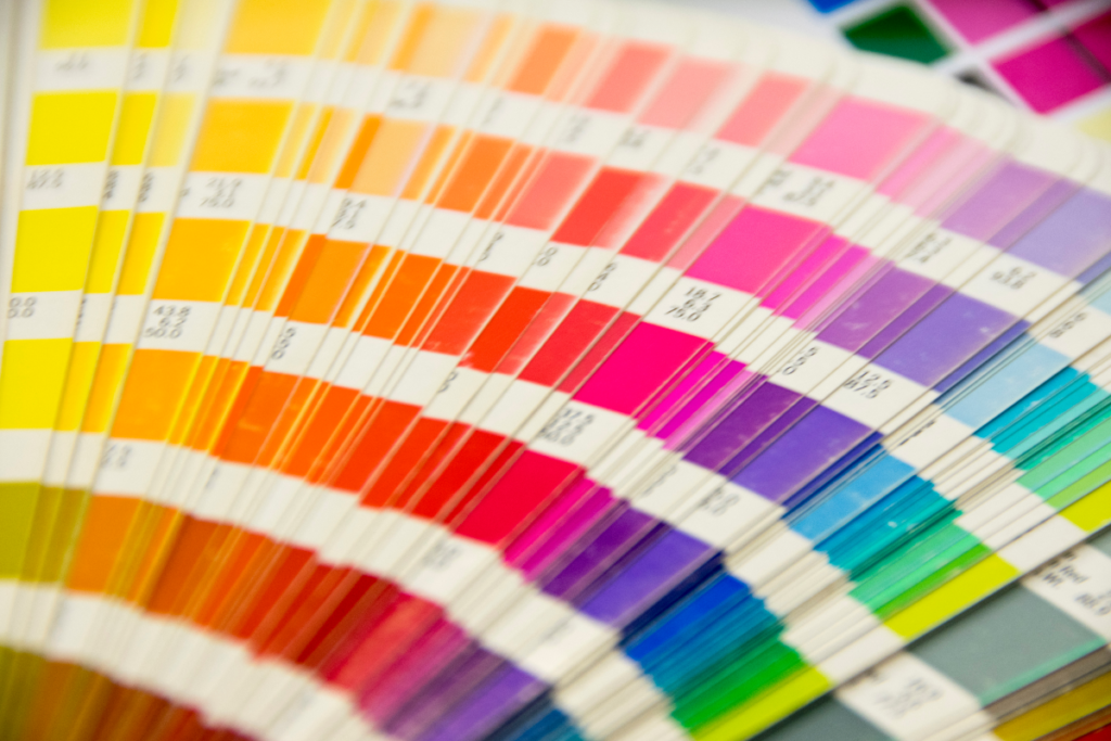 Gros plan sur un nuancier colorimétrie personnalisée